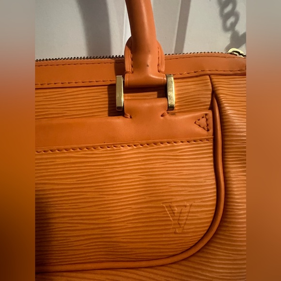 Rare Louis Vuitton Epi Orange Shoulder Bag - Picture 8 of 17